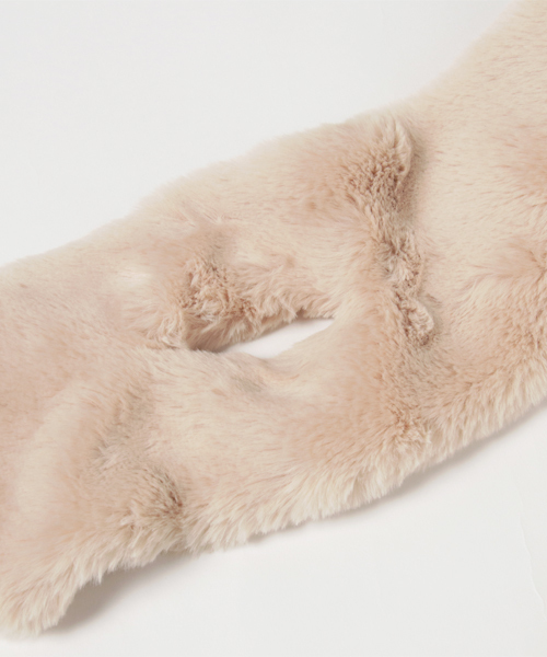 MERLOT（メルロー）の「ファー差し込みスヌード585-1437（ストール/ショール・レディース・ベージュ/アイボリー/グレー/ネイビー/ライトベージュ・FREE）」の6枚目の写真