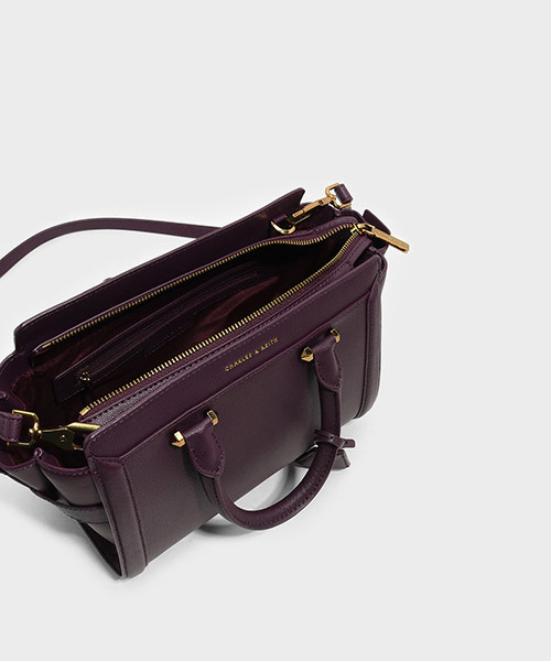 CHARLES & KEITH(チャールズ & キース)の「ストラクチャードトラペーズバッグ / STRUCTURED TRAPEZE BAG(ハンドバッグ・レディース・ブラック/バーガンディー・L)」の4枚目の写真
