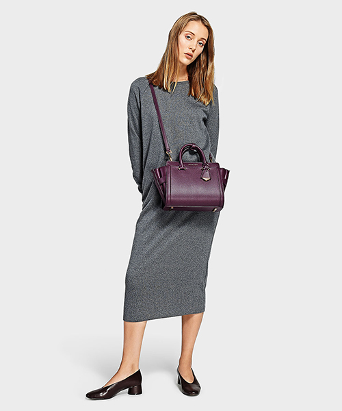 CHARLES & KEITH(チャールズ & キース)の「ストラクチャードトラペーズバッグ / STRUCTURED TRAPEZE BAG(ハンドバッグ・レディース・ブラック/バーガンディー・L)」の3枚目の写真