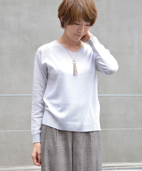 un dix cors（アンディコール）の「カシミヤ混Vネックニット（ニット/セーター・レディース・ライトブルー/ベージュ/ピンク/イエロー/グリーン/ラベンダー/ライトベージュ/ブルー・ﾌﾘ-）」の4枚目の写真
