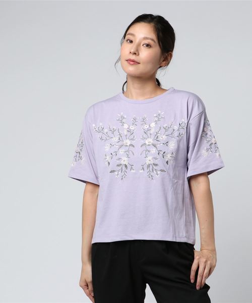 earth music&ecology(アースミュージックアンドエコロジー)の「・総刺繍プルオーバー(Tシャツ/カットソー・レディース・グレー系その他/ブラック/ラベンダー/アイボリー・FREE)」の5枚目の写真