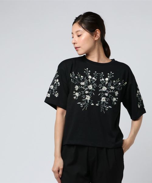 earth music&ecology(アースミュージックアンドエコロジー)の「・総刺繍プルオーバー(Tシャツ/カットソー・レディース・グレー系その他/ブラック/ラベンダー/アイボリー・FREE)」の3枚目の写真