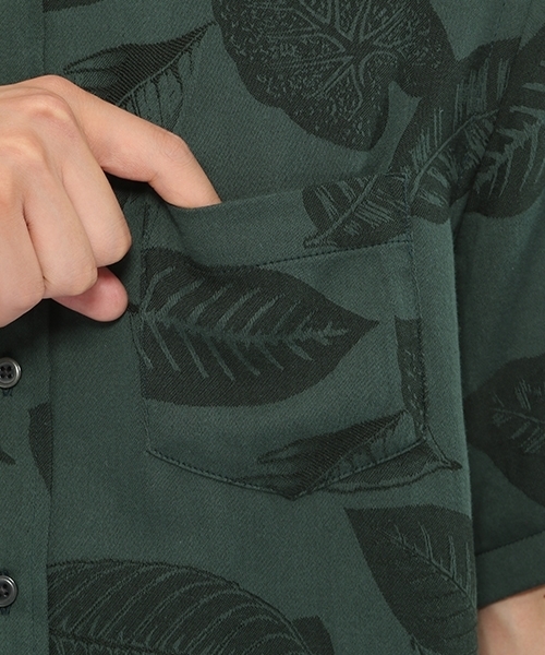 LAKOLE（ラコレ）の「ジャカードリーフ柄シャツ / LAKOLE（シャツ/ブラウス・メンズ・ネイビー/グリーン/ライトブラウン・MEDIUM/LARGE）」の11枚目の写真