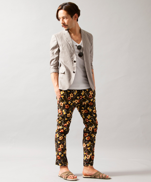 BEAUTY&YOUTH UNITED ARROWS(ビューティーアンドユースユナイテッドアローズ)の「BY ∴ ノッチド 2ボタン ジャケット クォータ-スリーブ(テーラードジャケット・メンズ・グレー/ネイビー・X-LARGE/SMALL/MEDIUM/LARGE)」の3枚目の写真