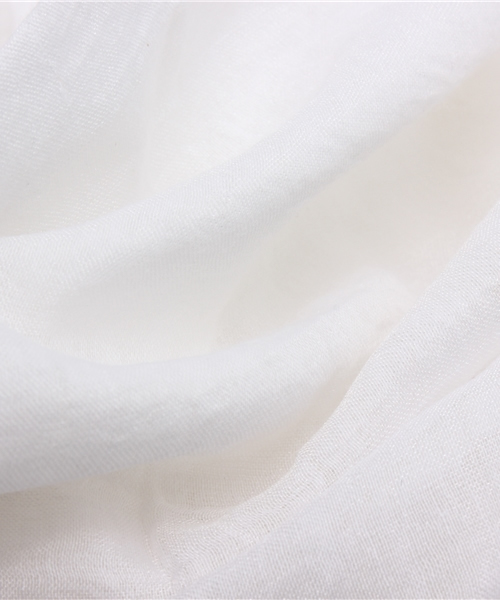 ODORANTES nano･universe（オドラント ナノ・ユニバース）の「【VERY5月号掲載】MATTA/OD/ポンポンストール（マフラー・レディース・ブラック/チャコール/ホワイト・FREE）」の5枚目の写真