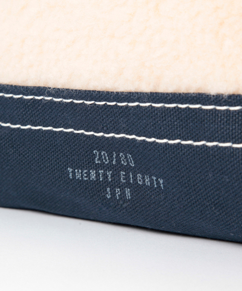 Ray BEAMS（レイビームス）の「【Marisol11月号掲載】20/80 / ボア フリース クラッチバッグ（クラッチバッグ・レディース・アイボリー/グレー・ONE SIZE）」の7枚目の写真