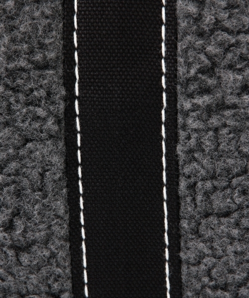 Ray BEAMS（レイビームス）の「【Marisol11月号掲載】20/80 / ボア フリース クラッチバッグ（クラッチバッグ・レディース・アイボリー/グレー・ONE SIZE）」の22枚目の写真