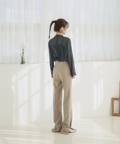 by muni:r(バイ ムニール)の「ハイウエスト サイドスリット スラックス(スラックス・レディース・ベージュ/ダークグレー・SMALL/MEDIUM)」の6枚目の写真