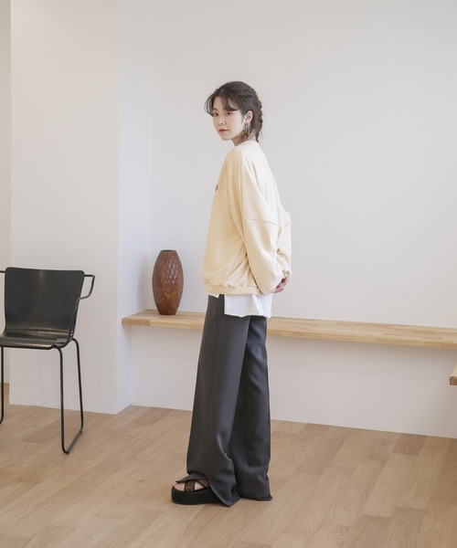 by muni:r(バイ ムニール)の「ハイウエスト サイドスリット スラックス(スラックス・レディース・ベージュ/ダークグレー・SMALL/MEDIUM)」の13枚目の写真