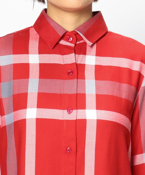 NARACAMICIE(ナラカミーチェ)の「チェックロングシャツ(シャツ/ブラウス・レディース・ブラック/レッド・SMALL/MEDIUM/LARGE)」の10枚目の写真