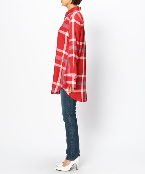 NARACAMICIE(ナラカミーチェ)の「チェックロングシャツ(シャツ/ブラウス・レディース・ブラック/レッド・SMALL/MEDIUM/LARGE)」の6枚目の写真
