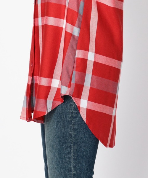 NARACAMICIE(ナラカミーチェ)の「チェックロングシャツ(シャツ/ブラウス・レディース・ブラック/レッド・SMALL/MEDIUM/LARGE)」の14枚目の写真