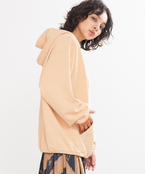 REMI RELIEF（レミレリーフ）の「【別注】レミレリーフ REMI RELIEF / SP加工フーディ―パーカー（パーカー・レディース・オフホワイト/ベージュ・FREE）」の4枚目の写真