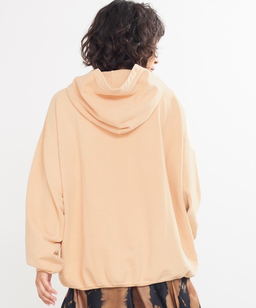 REMI RELIEF（レミレリーフ）の「【別注】レミレリーフ REMI RELIEF / SP加工フーディ―パーカー（パーカー・レディース・オフホワイト/ベージュ・FREE）」の3枚目の写真