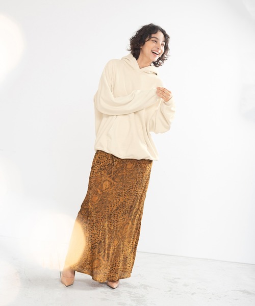 REMI RELIEF（レミレリーフ）の「【別注】レミレリーフ REMI RELIEF / SP加工フーディ―パーカー（パーカー・レディース・オフホワイト/ベージュ・FREE）」の5枚目の写真