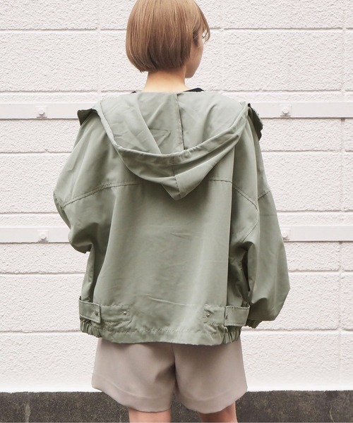 ビッグシルエットマウンテンパーカー