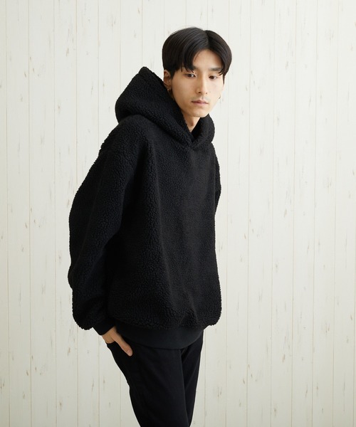 B.I.D.(ビーアイディー)の「《ISLAND PEAK》ボアBIGプルパーカー(パーカー・レディース・マルチ/ホワイト/カーキ/ダークグリーン/キャメル/ベージュ系その他/ブラック/ライトパープル/ベージュ・X-LARGE/MEDIUM/LARGE)」の3枚目の写真