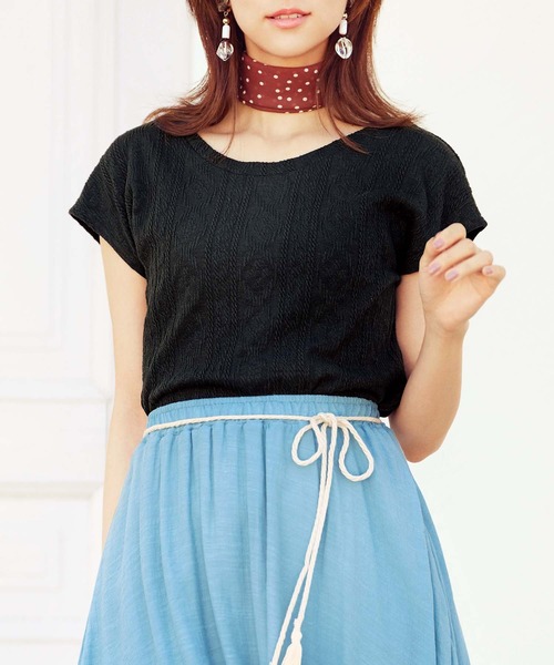 GeeRA(ジーラ)の「ふくれジャカード前後2WAYトップス(Tシャツ/カットソー・レディース・ブラック/オフホワイト/モカ・XX-LARGE/MEDIUM/LARGE/X-LARGE)」の2枚目の写真