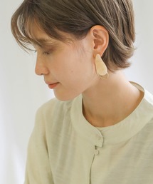 大ぶりピアスが似合う ショートヘア ショートボブヘアのコーディネート Zozotown