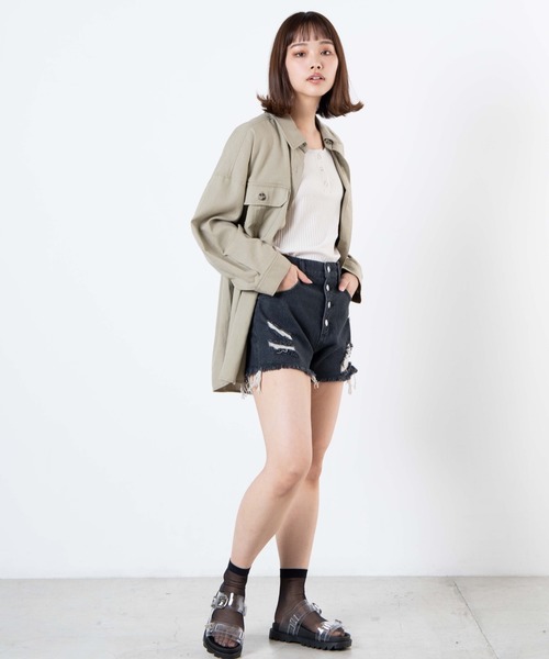 WEGO（ウィゴー）の「WEGO/ボタンフライクラッシュデニムショーツ（デニムパンツ・レディース・ブラック/インディゴブルー/ライトインディゴブルー・SMALL/MEDIUM/LARGE）」の19枚目の写真