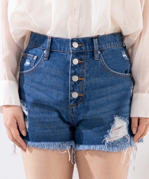 WEGO（ウィゴー）の「WEGO/ボタンフライクラッシュデニムショーツ（デニムパンツ・レディース・ブラック/インディゴブルー/ライトインディゴブルー・SMALL/MEDIUM/LARGE）」の5枚目の写真