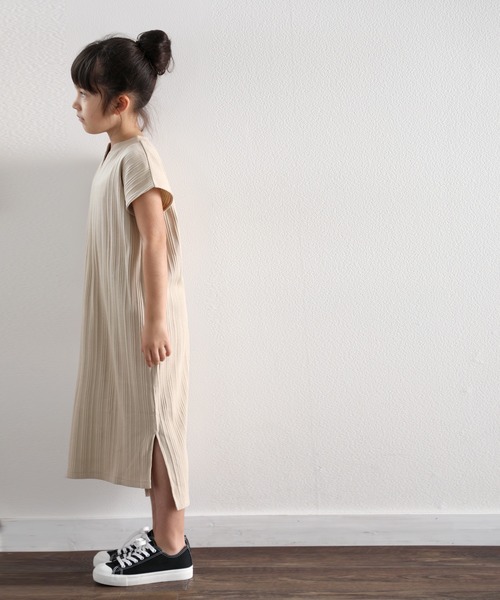 classicalelf(クラシカルエルフ)の「キッズ ランダムリブ フレンチ無地コットンロング丈ワンピース(半袖)(ワンピース・キッズ・ホワイト/ベージュ/ブラック・140/150/130)」の18枚目の写真