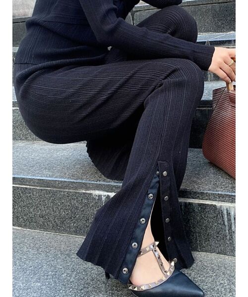 RESEXXY（リゼクシー）の「スリットリブニットパンツ（その他パンツ・レディース・ブラック/ベージュ/モカ・FREE）」の2枚目の写真