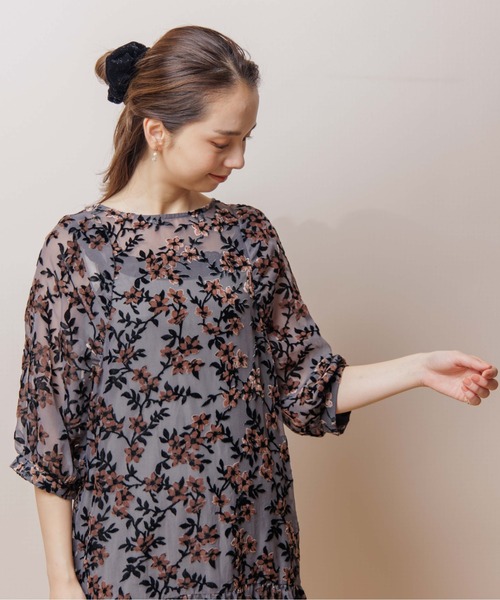 flower（フラワー）の「シャイニーベルベットシュシュ（シュシュ・レディース・ブラック/グレー・FREE）」の12枚目の写真