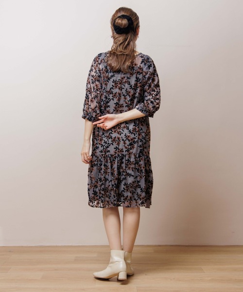 flower（フラワー）の「シャイニーベルベットシュシュ（シュシュ・レディース・ブラック/グレー・FREE）」の11枚目の写真