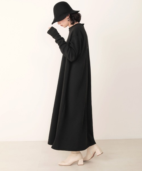 Bab(バブ)の「【WEB限定】裏起毛バックスリットロングワンピース(ワンピース・レディース・ブラック/カーキ/グレー系その他・FREE)」の4枚目の写真