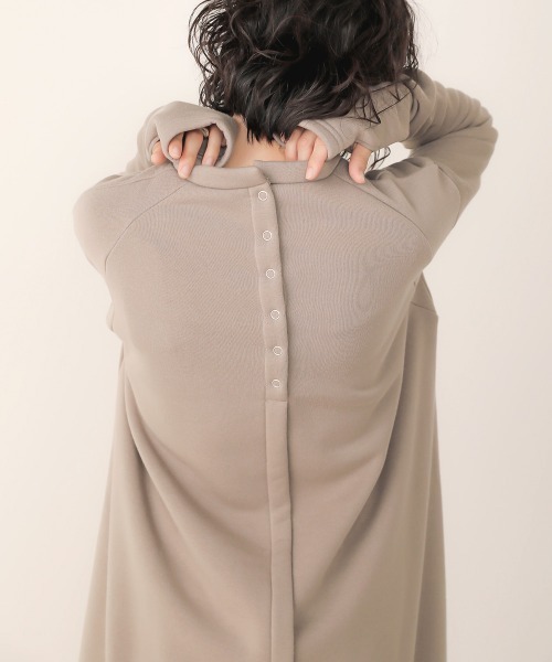 Bab(バブ)の「【WEB限定】裏起毛バックスリットロングワンピース(ワンピース・レディース・ブラック/カーキ/グレー系その他・FREE)」の18枚目の写真