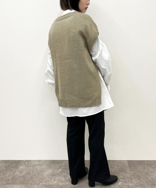 apres jour mignon(アプレジュールミニョン)の「ニットベスト+バンドカラーシャツセット【ZOZOTOWN限定アイテム】(ニット/セーター・レディース・アイボリー/ライトベージュ/グレイッシュベージュ・X-LARGE/フリー)」の6枚目の写真