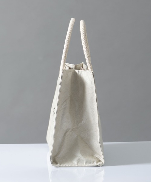 ALTROSE（アルトローズ）の「［ALTROSE/アルトローズ］ロゴプリント ペーパー トートバッグ（トートバッグ・レディース・ブラック/ベージュ/グレー・FREE）」の8枚目の写真