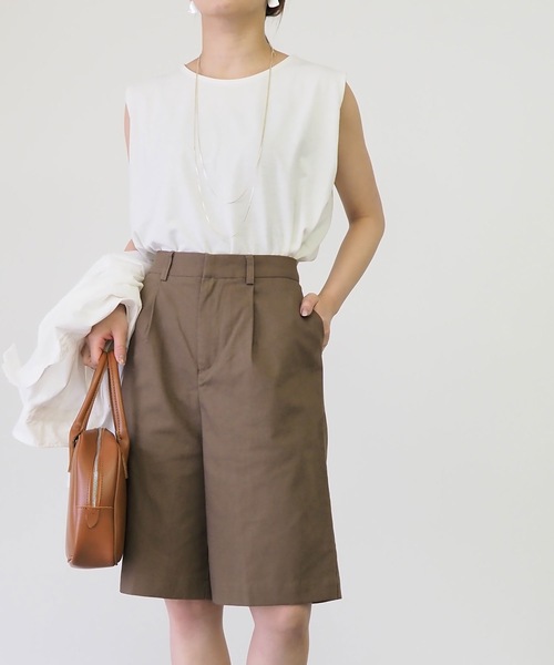 Riberry（リベリー）の「タック入りハーフパンツ（その他パンツ・レディース・ベージュ/ブラウン/カーキ/キナリ・MEDIUM）」の3枚目の写真