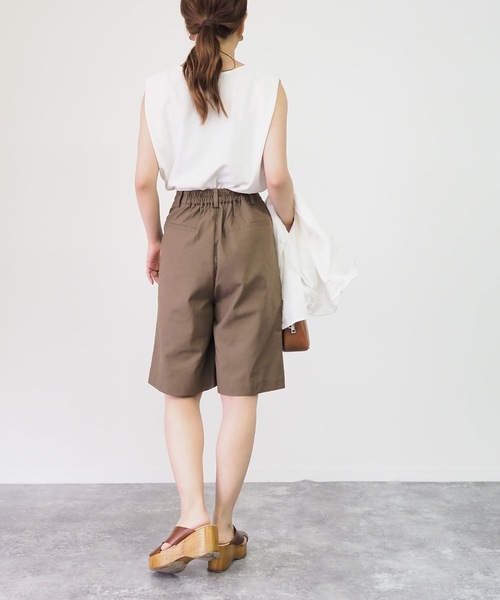 Riberry（リベリー）の「タック入りハーフパンツ（その他パンツ・レディース・ベージュ/ブラウン/カーキ/キナリ・MEDIUM）」の13枚目の写真