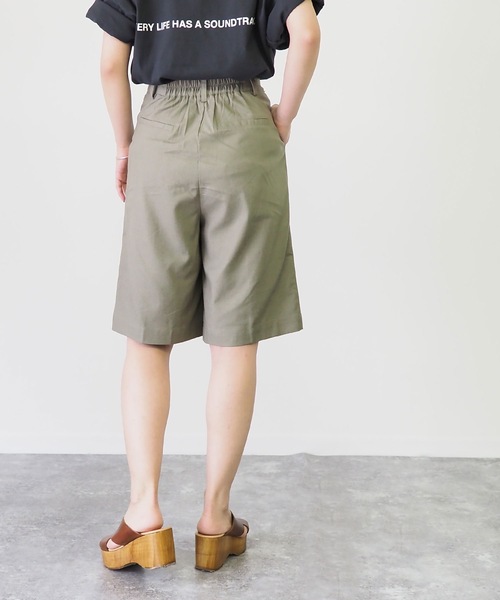 Riberry（リベリー）の「タック入りハーフパンツ（その他パンツ・レディース・ベージュ/ブラウン/カーキ/キナリ・MEDIUM）」の21枚目の写真