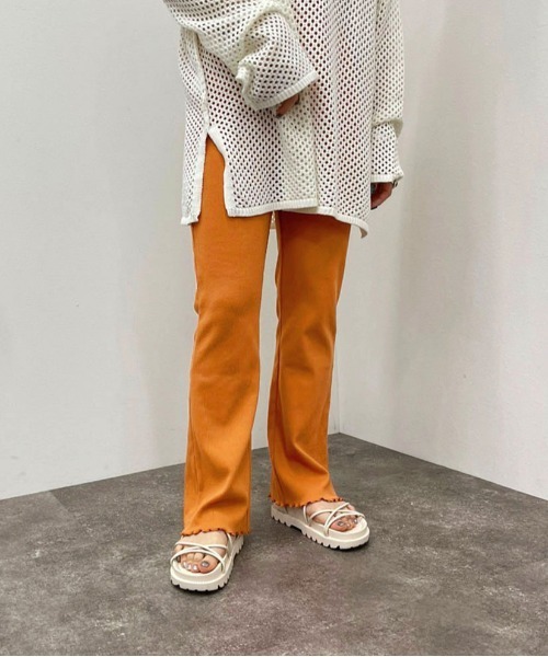 apres jour mignon（アプレジュールミニョン）の「カラーリブフレアパンツ 【ZOZOTOWN限定アイテム】（その他パンツ・レディース・グリーン/アイボリー/ピンク/オレンジ・MEDIUM/SMALL/X-LARGE）」の4枚目の写真