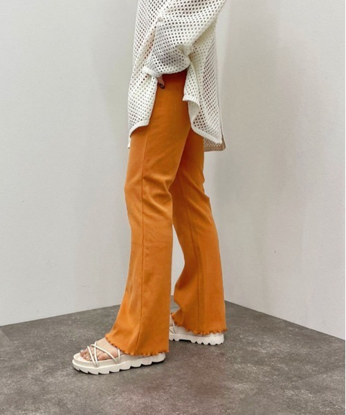 apres jour mignon（アプレジュールミニョン）の「カラーリブフレアパンツ 【ZOZOTOWN限定アイテム】（その他パンツ・レディース・グリーン/アイボリー/ピンク/オレンジ・MEDIUM/SMALL/X-LARGE）」の17枚目の写真