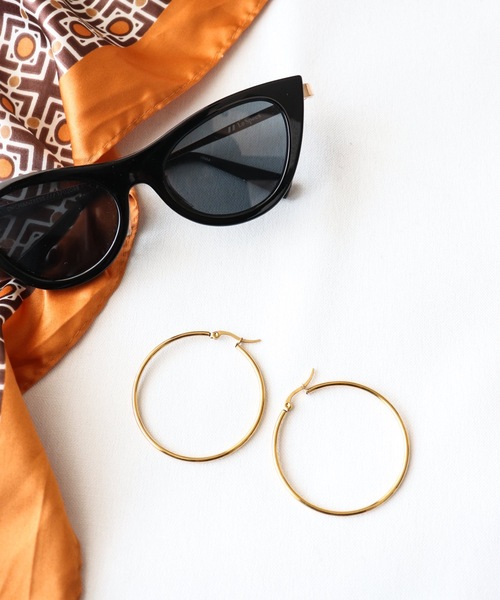 MIXTO(ミスト)の「ステンレス フープピアス(ピアス(両耳用)・レディース・シルバー/ゴールド・ONE SIZE)」の2枚目の写真