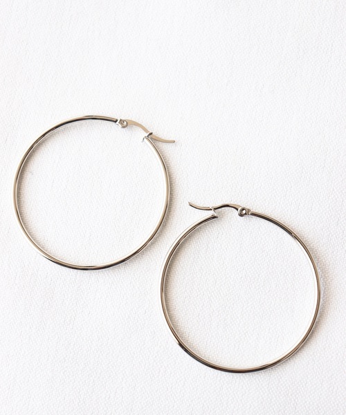 MIXTO(ミスト)の「ステンレス フープピアス(ピアス(両耳用)・レディース・シルバー/ゴールド・ONE SIZE)」の4枚目の写真