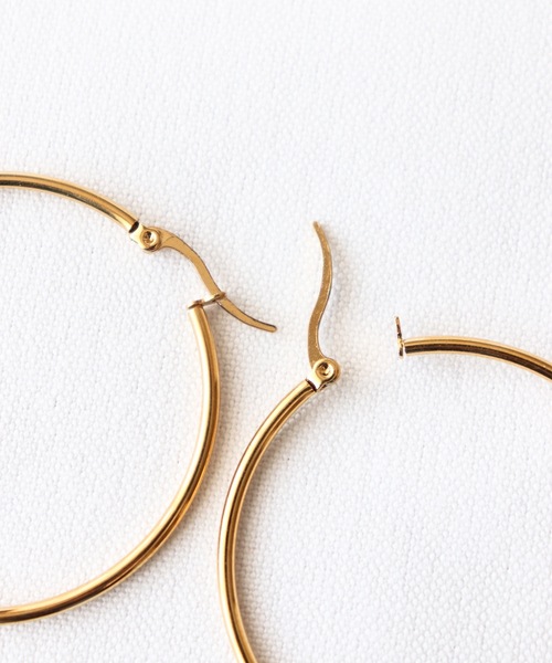 MIXTO(ミスト)の「ステンレス フープピアス(ピアス(両耳用)・レディース・シルバー/ゴールド・ONE SIZE)」の9枚目の写真