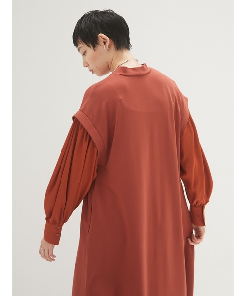 armonia（アルモニーア）の「armonia・ボリューム袖リラックスワンピース（ワンピース・レディース・マスタード/ブラック/テラコッタ・FREE）」の7枚目の写真