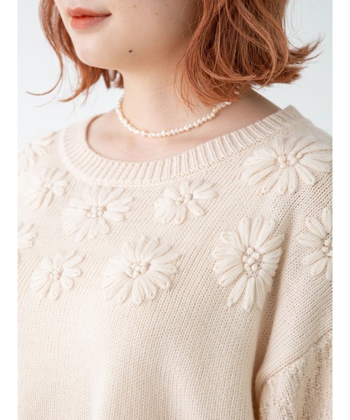 SLURR(スラ―)の「【大きいサイズ】フラワーモチーフニット(ニット/セーター・レディース・ベージュ/アイボリー・L)」の19枚目の写真