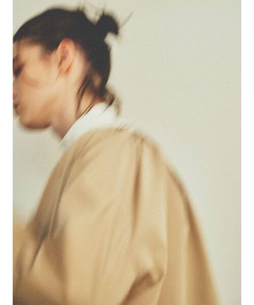 ELENDEEK（エレンディーク）の「ギャザータフタブルゾン（ブルゾン・レディース・ブラック/ライトベージュ・FREE）」の12枚目の写真