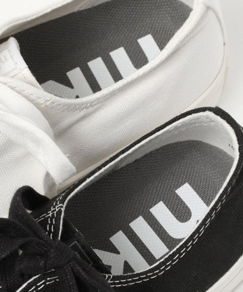 niko and...（ニコアンド）の「撥水消臭オリジナルオーガニックコットンレースアップスニーカー（スニーカー・レディース・ホワイト/ブラック/ベージュ・SMALL/MEDIUM/LARGE）」の10枚目の写真