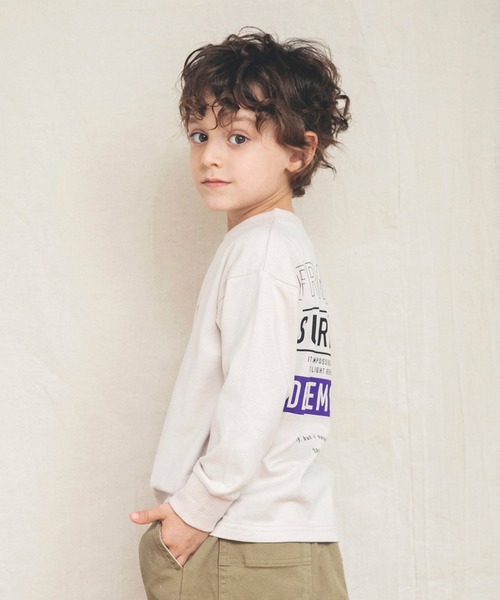 BRANSHES（ブランシェス）の「グラフィック長袖Tシャツ（Tシャツ/カットソー・キッズ・ブルーグレー/ブラック/アイボリー/チャコールグレー/ピンクベージュ/オフホワイト・130cm/150cm/120cm/110cm/140cm/100cm）」の18枚目の写真