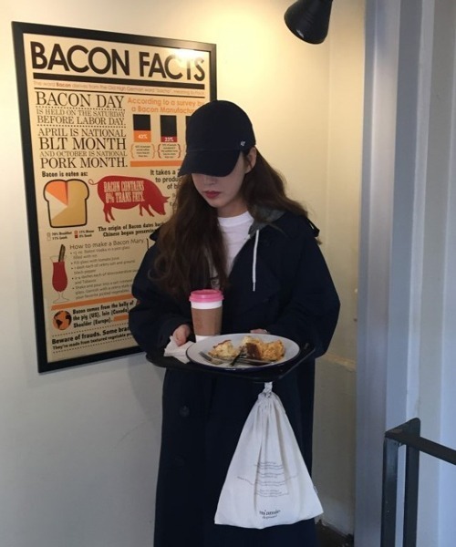 HALEY PESCA(ヘーリーペスカ)の「HALEY PESCA/オーバーサイズ ロングトレンチコート(トレンチコート・レディース・ベージュ/ネイビー・SMALL/MEDIUM/LARGE)」の7枚目の写真