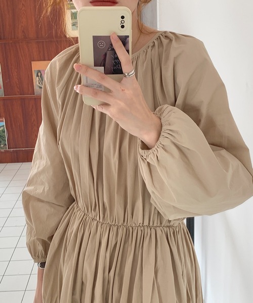 Doula Doula(ドゥーラドゥーラ)の「ギャザーティアードワンピース(ワンピース・レディース・ホワイト/ブラック/ベージュ・FREE)」の17枚目の写真