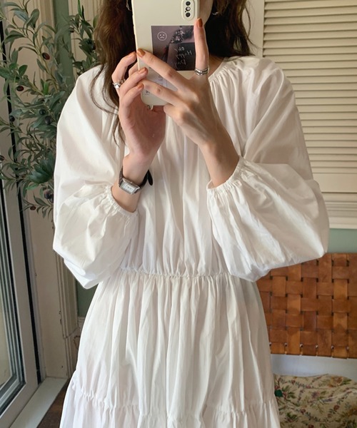 Doula Doula(ドゥーラドゥーラ)の「ギャザーティアードワンピース(ワンピース・レディース・ホワイト/ブラック/ベージュ・FREE)」の14枚目の写真