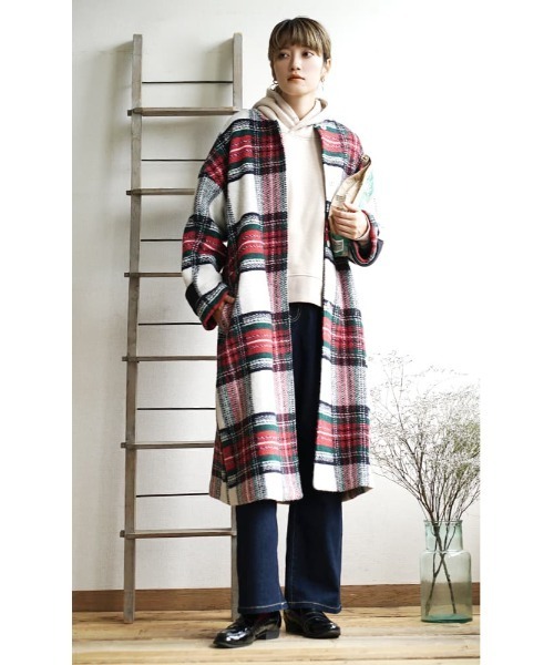 zootie（ズーティー）の「オリジナルチェック柄 ウール混 バックベルト ノーカラーコート（ノーカラーコート・レディース・チェック・フリー）」の4枚目の写真